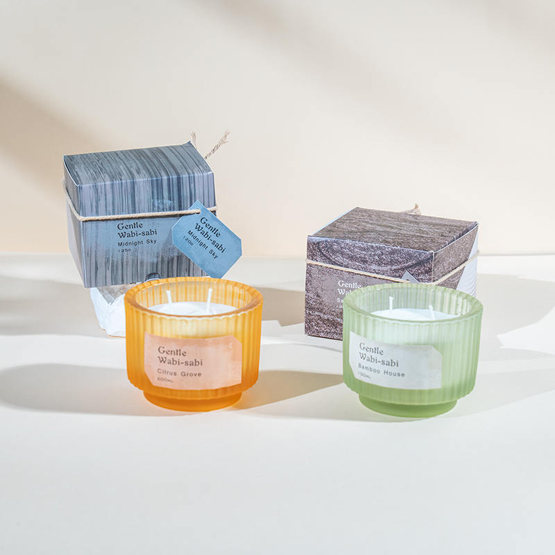 Cawan lilin kaca bulat dengan jalur menegak lilin wangi-penjual lilin lilin soya eko