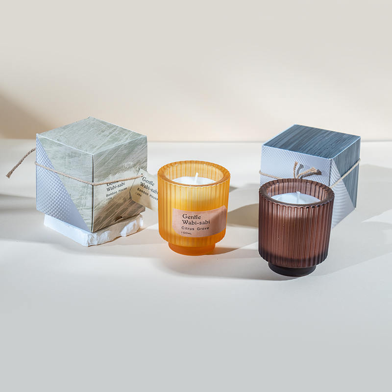 Cawan lilin kaca bulat dengan jalur menegak lilin wangi-penjual lilin lilin soya eko