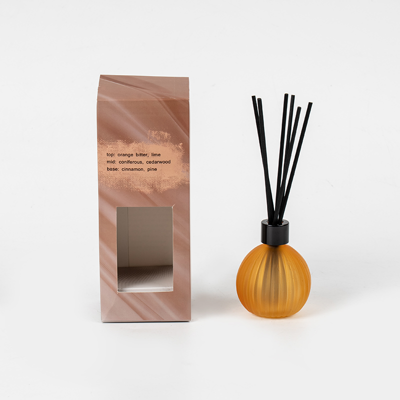 Mentol kaca kecil dengan jalur menegak botol penyejat reed diffuser-pengeluar penyebar buluh bau rumah